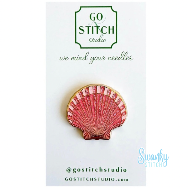 Pink Glitter Scallop Needle Minder