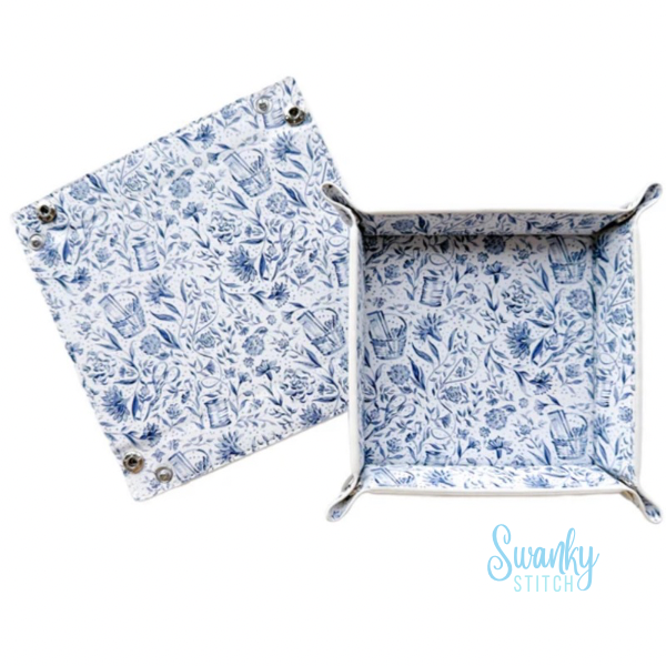 Needlepoint Print Tray- Blue