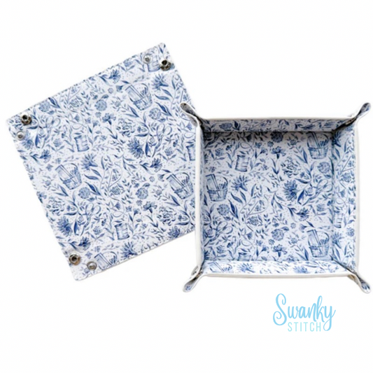 Needlepoint Print Tray- Blue